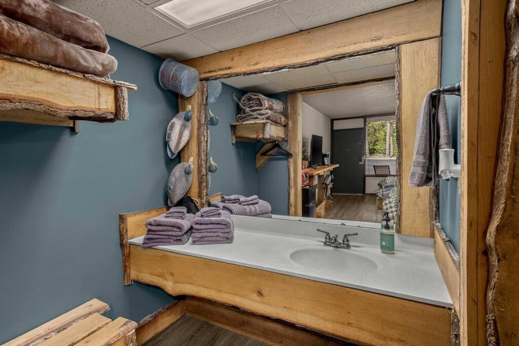 Stonegate Lodge 2 Queen Beds Fast Wifi 50" Tv Salt Water Pool Room #207 ユリーカ・スプリングス エクステリア 写真